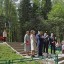 Церемония возложения цветов к обелиску в День Победы 2